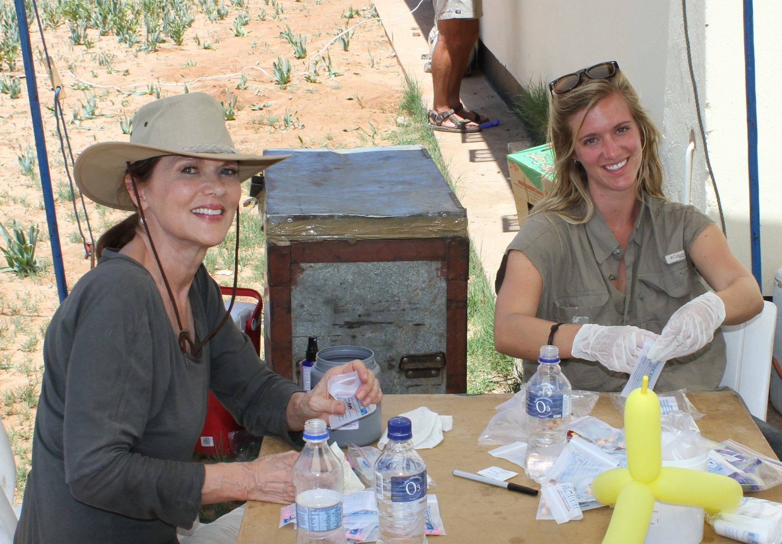 Annette e Sam — Sonrisas para Zimbabwe, dicembre 2012