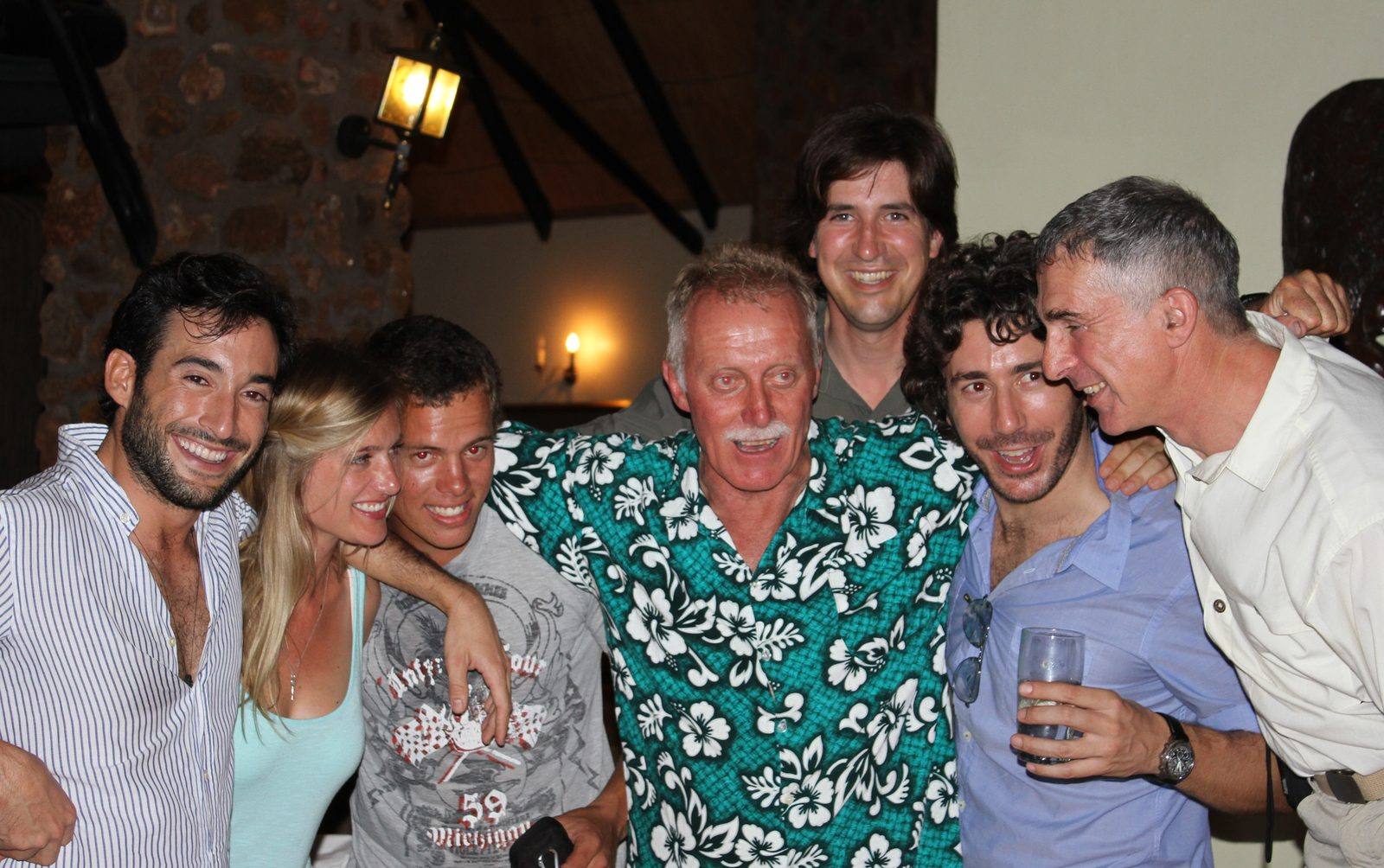 Momenti conviviali la sera — Sonrisas para Zimbabwe, dicembre 2012