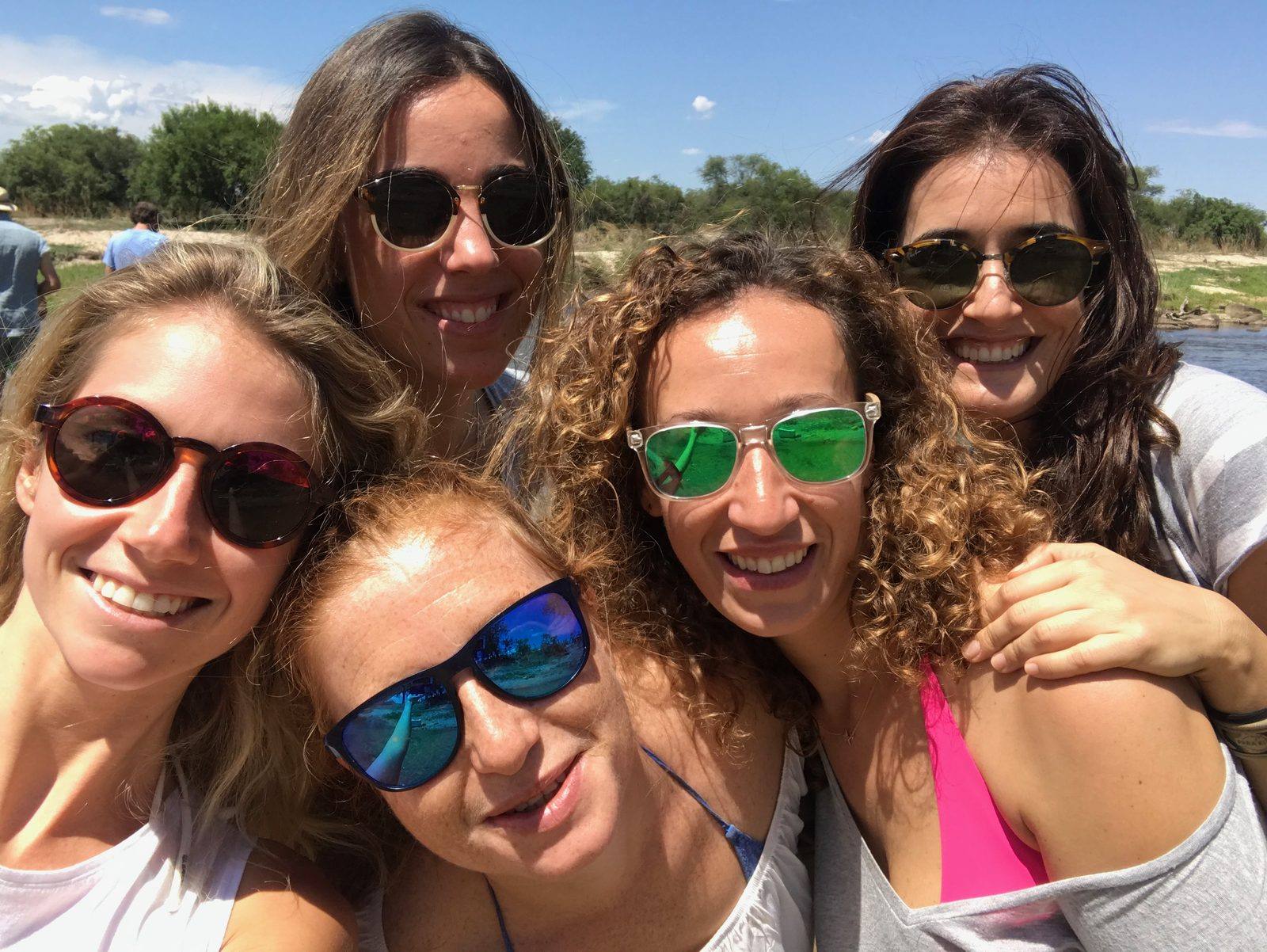 Un selfie tra volontarie, dicembre 2016