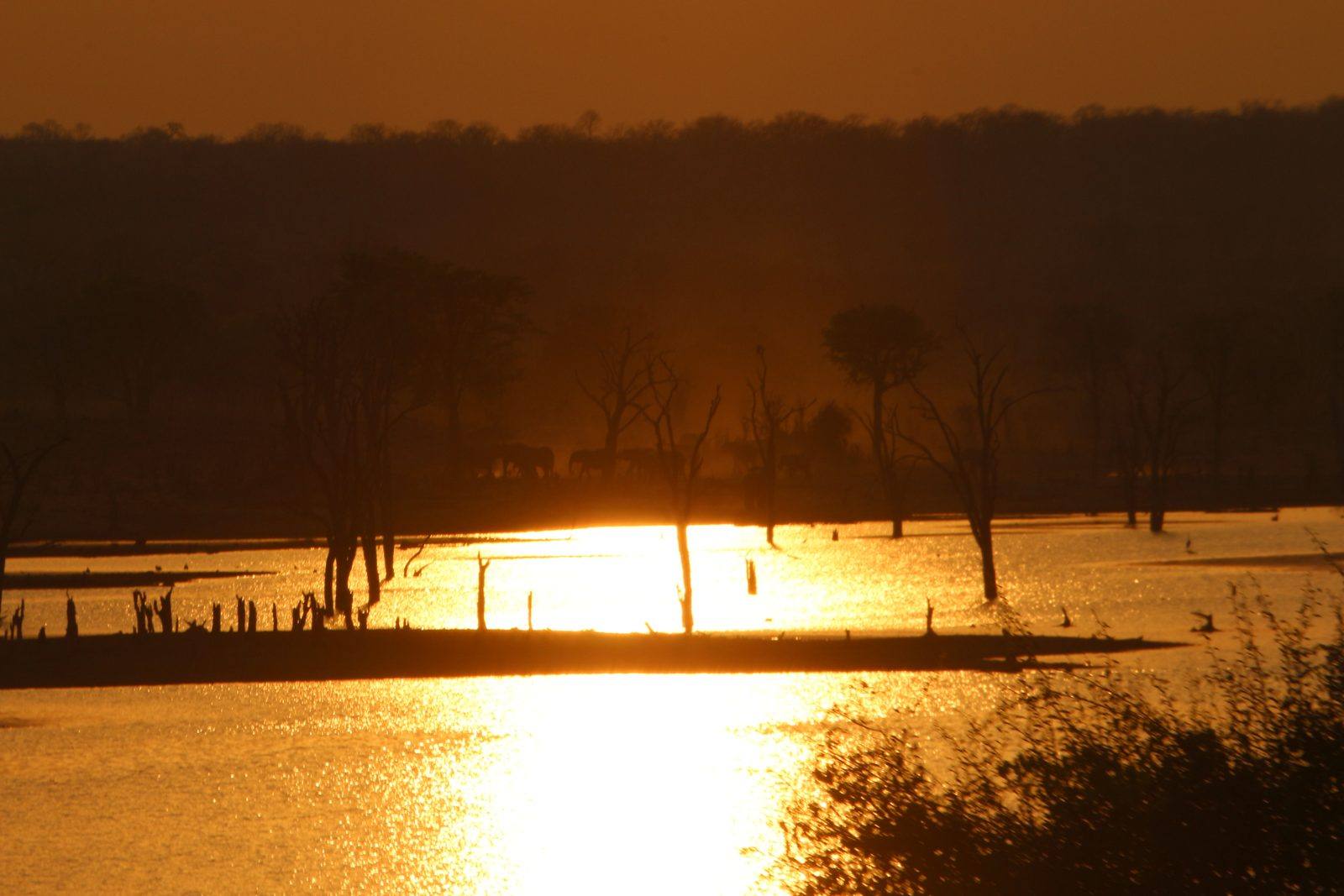 Tramonto sull’acqua, novembre 2015