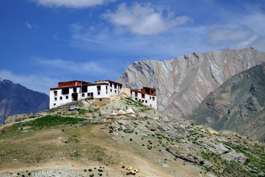 Il monastero di Rangdum, sulla strada da Kargil verso il passo del Pensi La